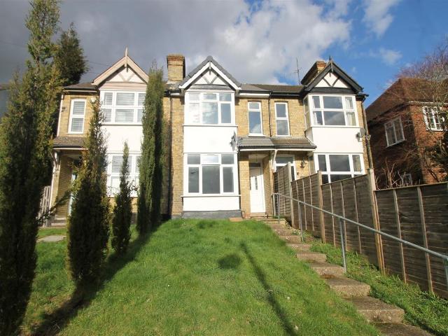House for rent in Totteridge, Cressex