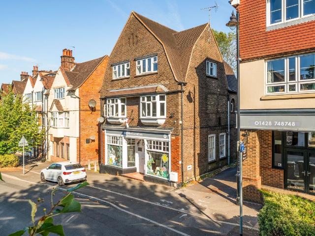 Apartment for rent in Fole, Surrey