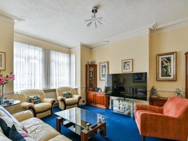 House for sale in Isleworth, Greater London
