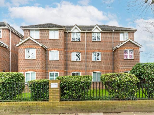 Apartment for rent in London Borough of Hounslow, Spring Grove