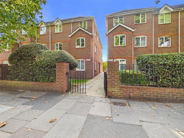 Apartment for rent in London Borough of Hounslow, Greater London