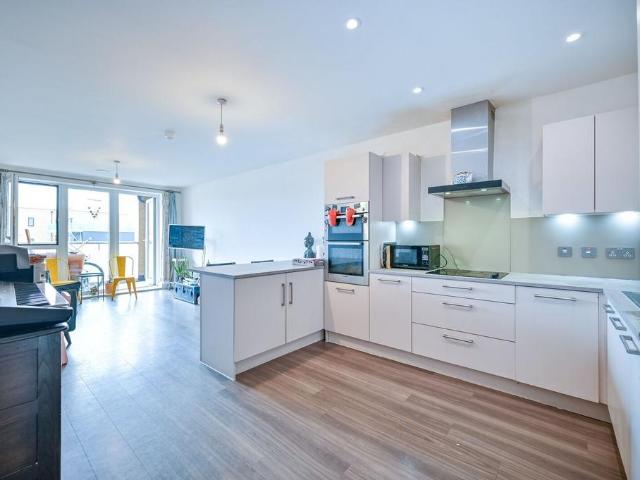 Apartment for rent in London Borough of Hounslow, Spring Grove