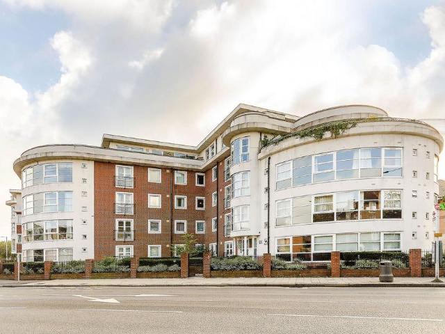 Apartment for rent in Norbiton, Greater London