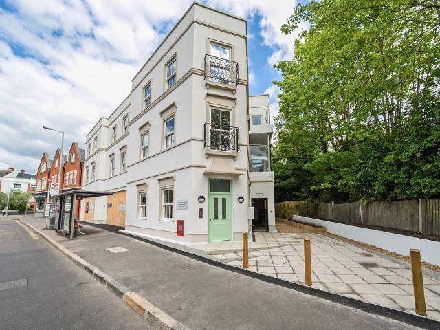 Apartment for rent in Norbiton, Greater London