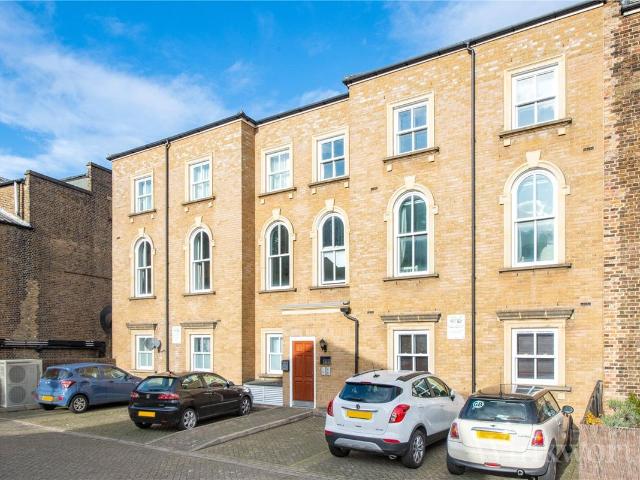 Apartment for rent in London Borough of Lewisham, Forest Hill