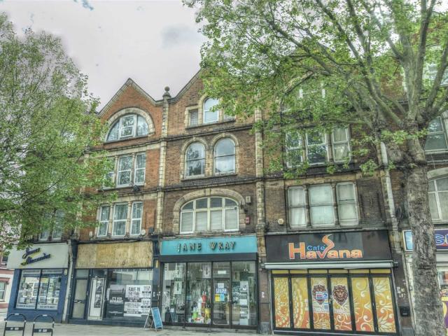 Studio for rent in London Borough of Croydon, Greater London