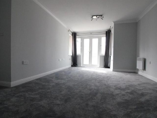 Apartment for rent in Beaconsfield and Chepping Wye Community Board, Flackwell Heath