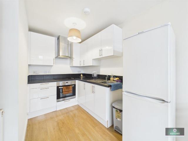 Apartment for rent in Manor Royal, Crawley