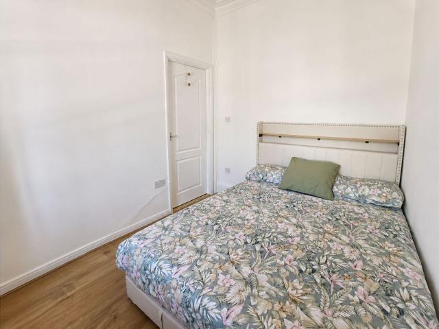 Apartment for rent in Ringlestone, Midway
