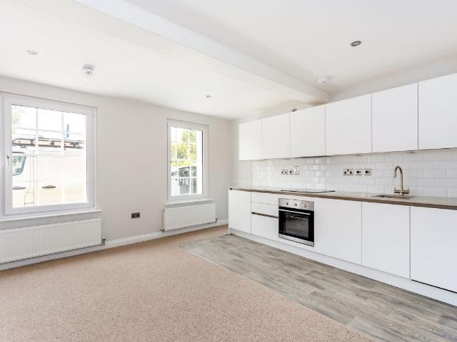 Apartment for rent in Marlborough, Easton Royal