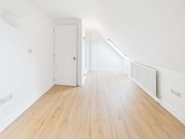 Apartment for rent in St Margarets, Greater London