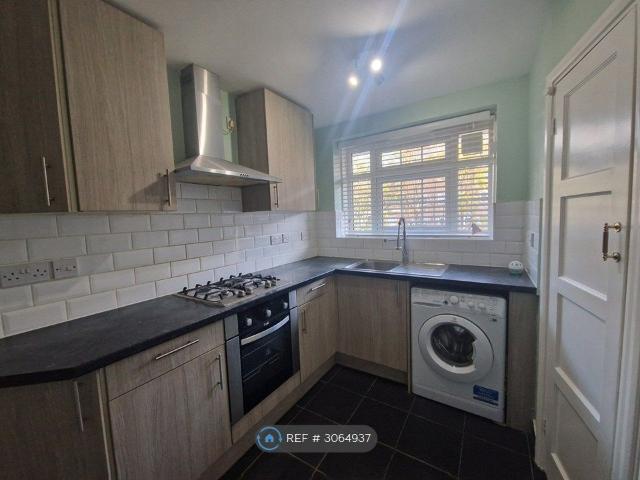 Apartment for rent in Glebe Court, Greater London