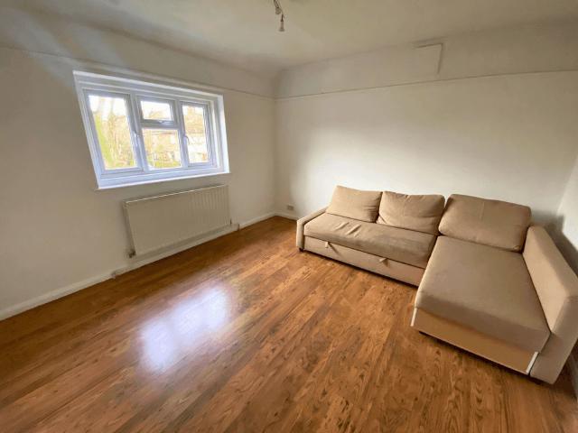 Apartment for rent in London Borough of Merton, Mitcham