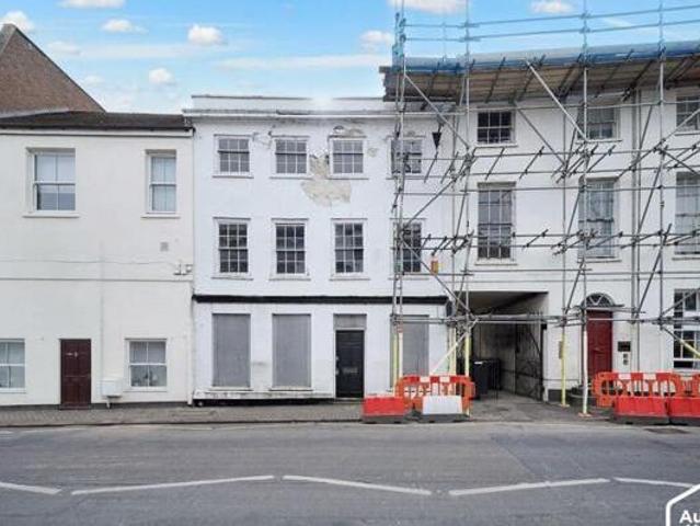 House for sale in Newbury, West Berkshire