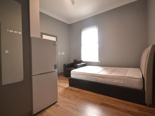 Studio for rent in Newtown, Reading