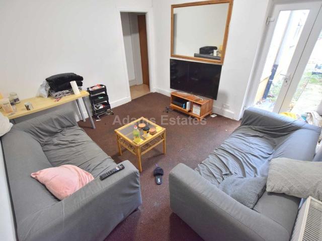 House for rent in Newtown, Reading