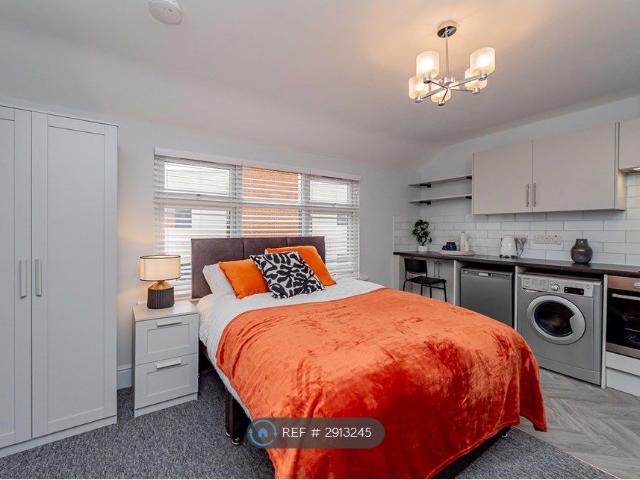 Studio for rent in Newtown, Reading