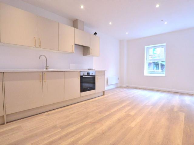Apartment for rent in Redhill, Reigate and Banstead