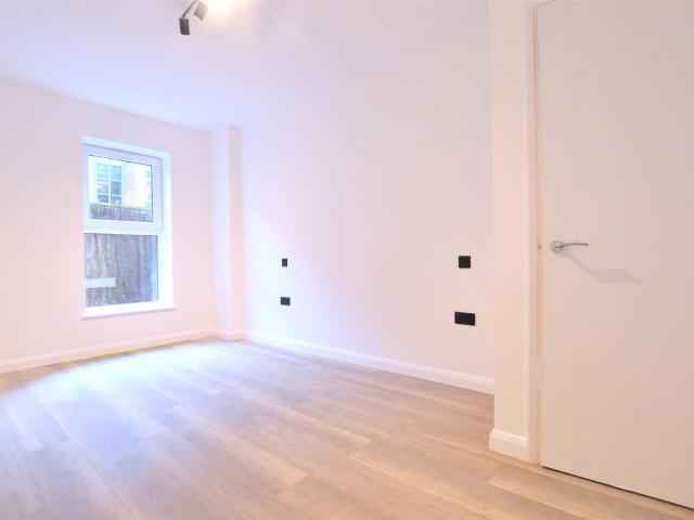 Apartment for rent in Redhill, Reigate and Banstead