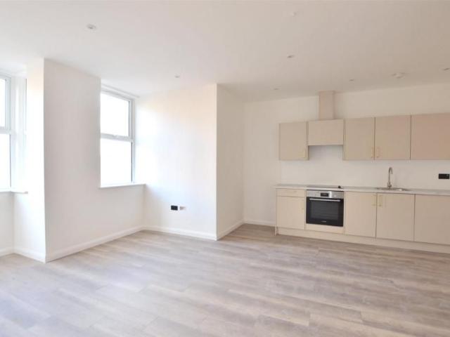 Apartment for rent in Redhill, Reigate and Banstead
