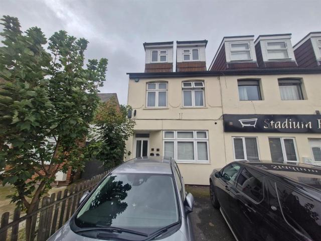 Apartment for rent in Rush Green, Greater London