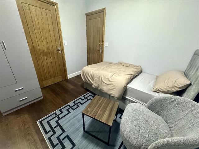 Studio for rent in Little Sheffield, South Yorkshire