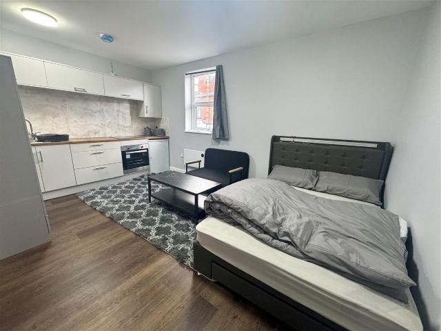 Studio for rent in Little Sheffield, South Yorkshire