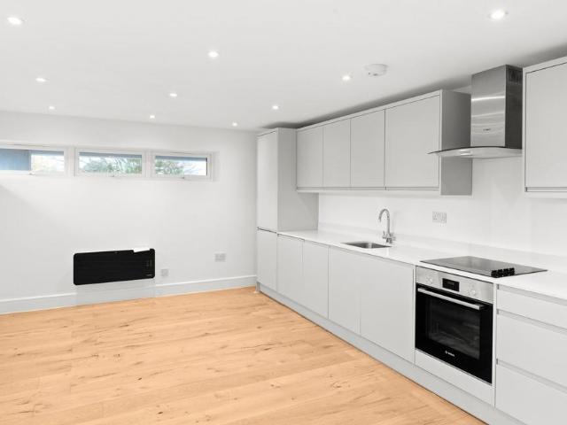 Apartment for rent in Chalkwell, Oad Street