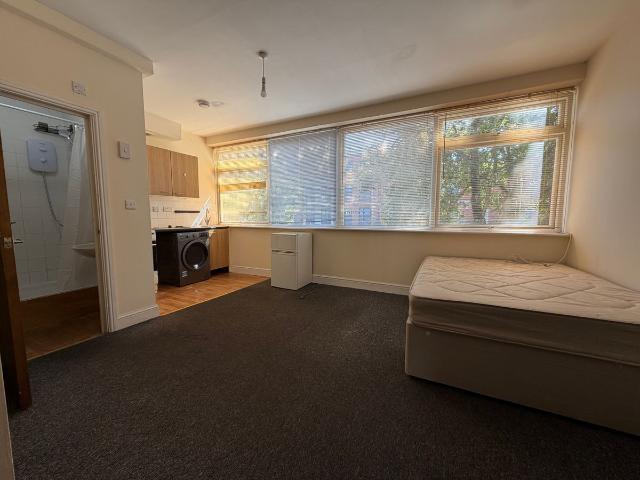Studio for rent in The Polygon, City Of Southampton