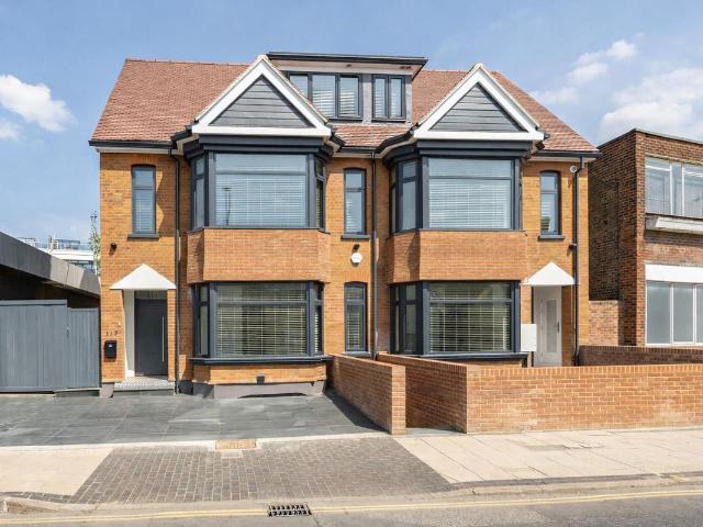 Apartment for rent in St Albans, Five Acres