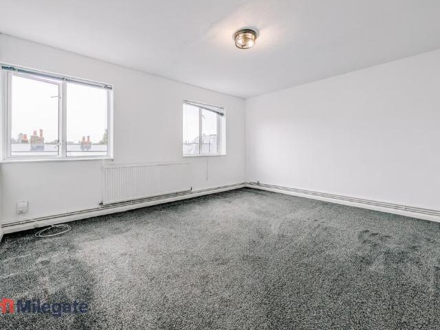 Apartment for rent in St Albans, Five Acres