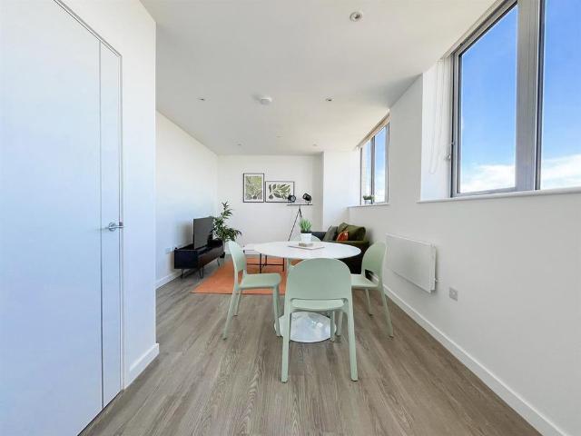 Apartment for rent in Silverhill, Guestling Green