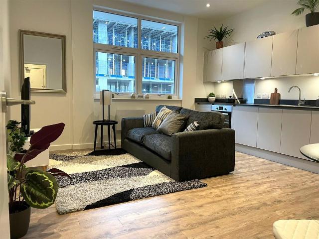 Apartment for rent in Birch Green, Lower Halliford
