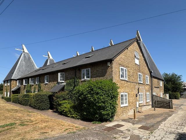 Apartment for rent in Oad Street, Kent