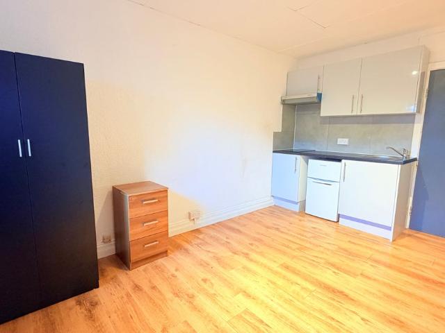 Studio for rent in London Borough of Croydon, Thornton Heath