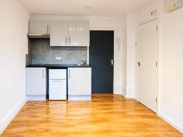Studio for rent in London Borough of Croydon, Thornton Heath