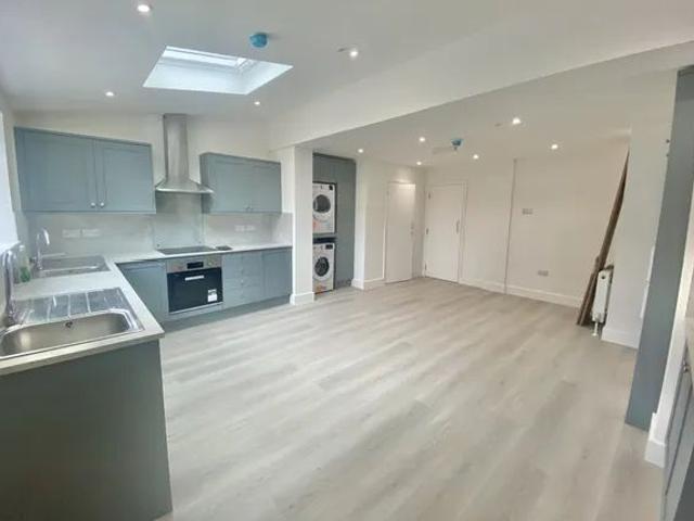 Studio for rent in Tilbury, Essex