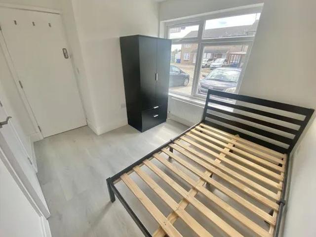 Studio for rent in Tilbury, Essex