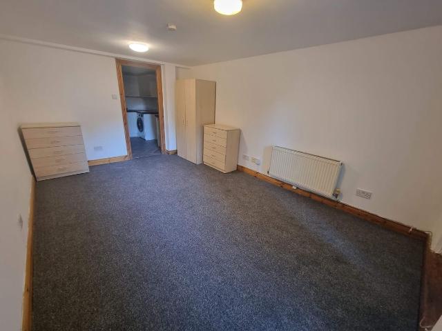 Studio for rent in London Borough of Merton, Collier's Wood