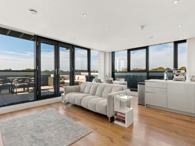 Apartment for rent in London Borough of Hounslow, Greater London