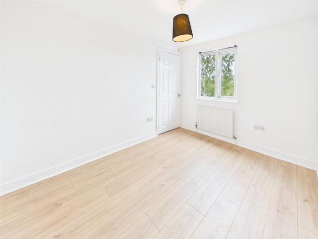Apartment for rent in St Margarets, Greater London