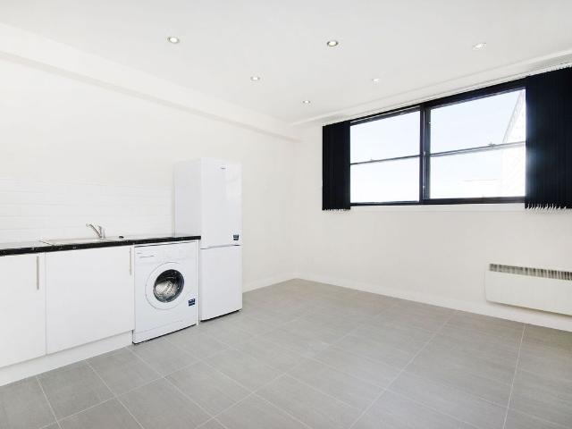 Apartment for rent in Alperton, Greater London