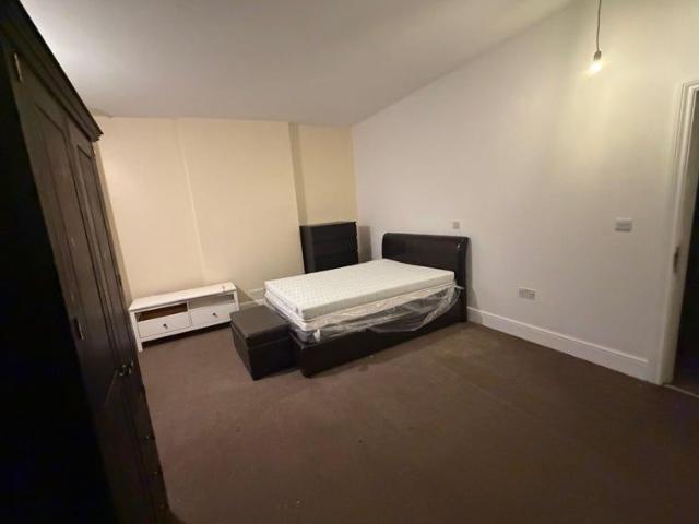 Room for rent in Alperton, Greater London