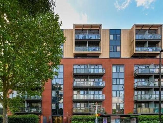House for sale in Isleworth, Greater London