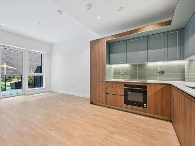 Apartment for rent in Oval, Greater London
