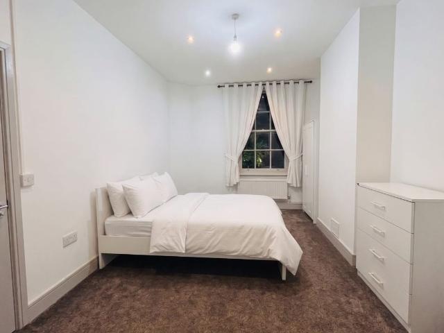 Room for rent in London Borough of Lewisham, Ladywell