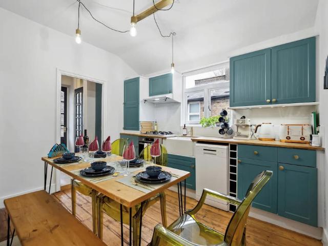 Apartment for rent in Aylesbury Estate, Greater London
