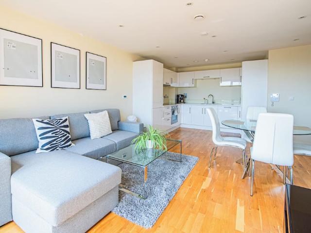 Apartment for rent in Bermondsey Village, Greater London