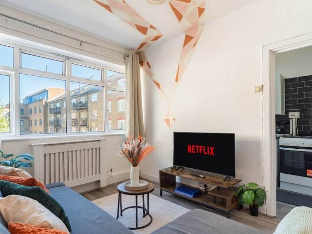 Apartment for rent in Bermondsey Village, Greater London