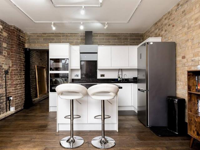 Apartment for rent in Bermondsey Village, Greater London